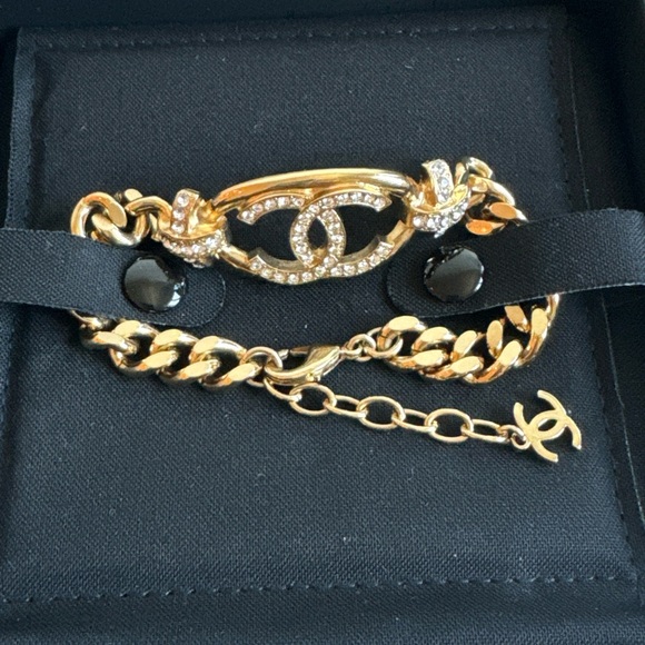 NIB Authentic CHANEL Crystal CC Chain Link Bracelet in Gold - Picture 2 of 3